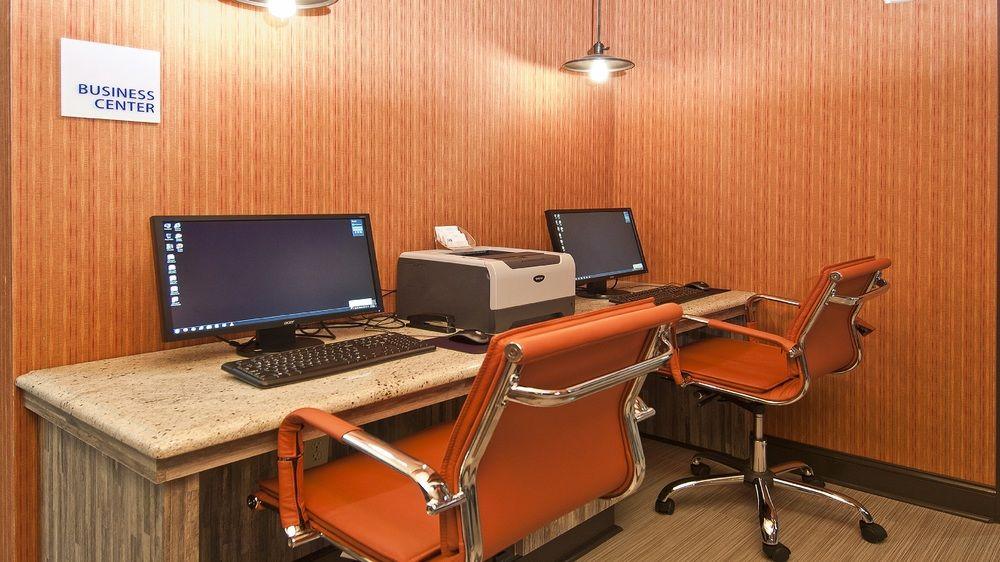 Holiday Inn Express Hotel & Suites Olive Branch By Ihg Exterior photo