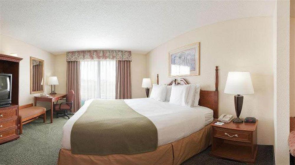 Holiday Inn Express Hotel & Suites Olive Branch By Ihg Exterior photo