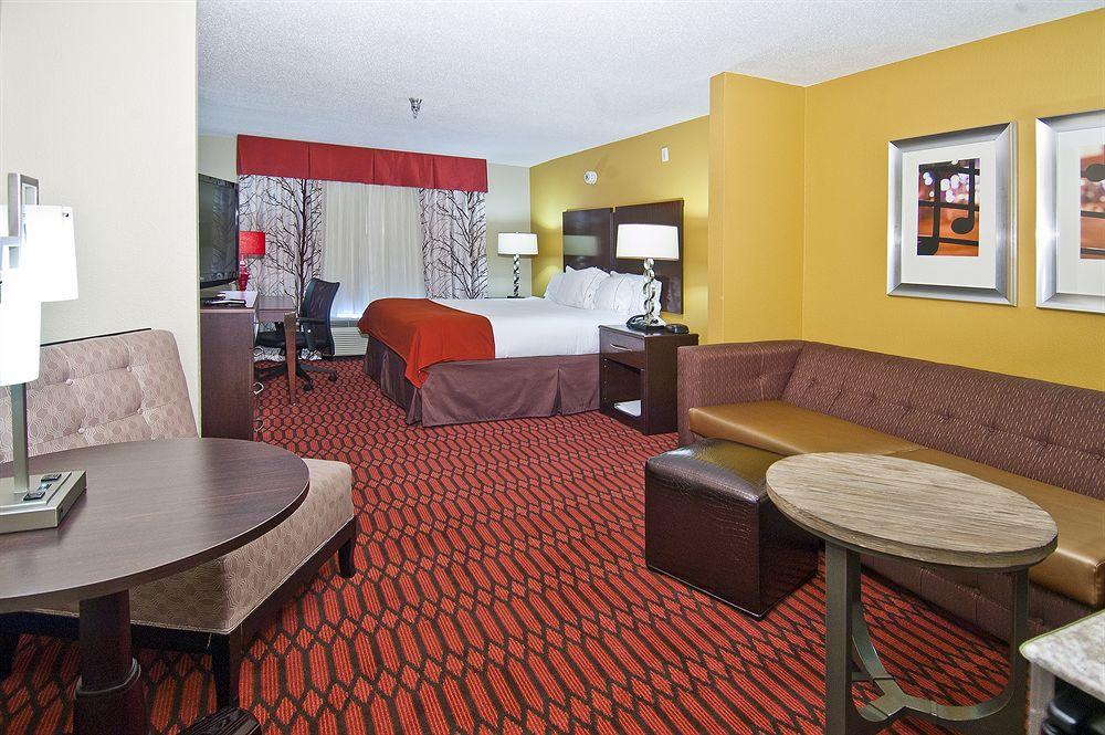 Holiday Inn Express Hotel & Suites Olive Branch By Ihg Exterior photo