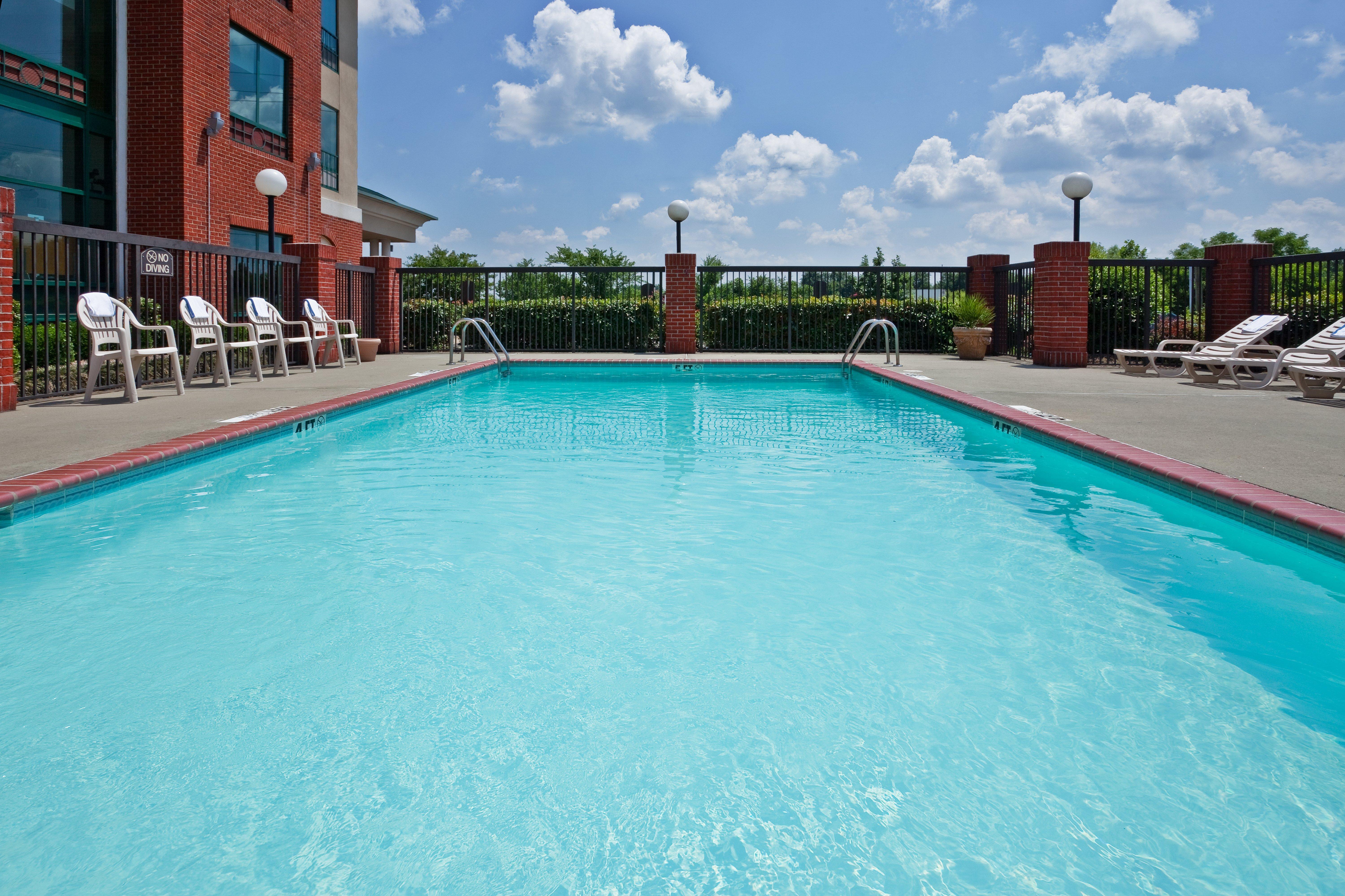 Holiday Inn Express Hotel & Suites Olive Branch By Ihg Exterior photo